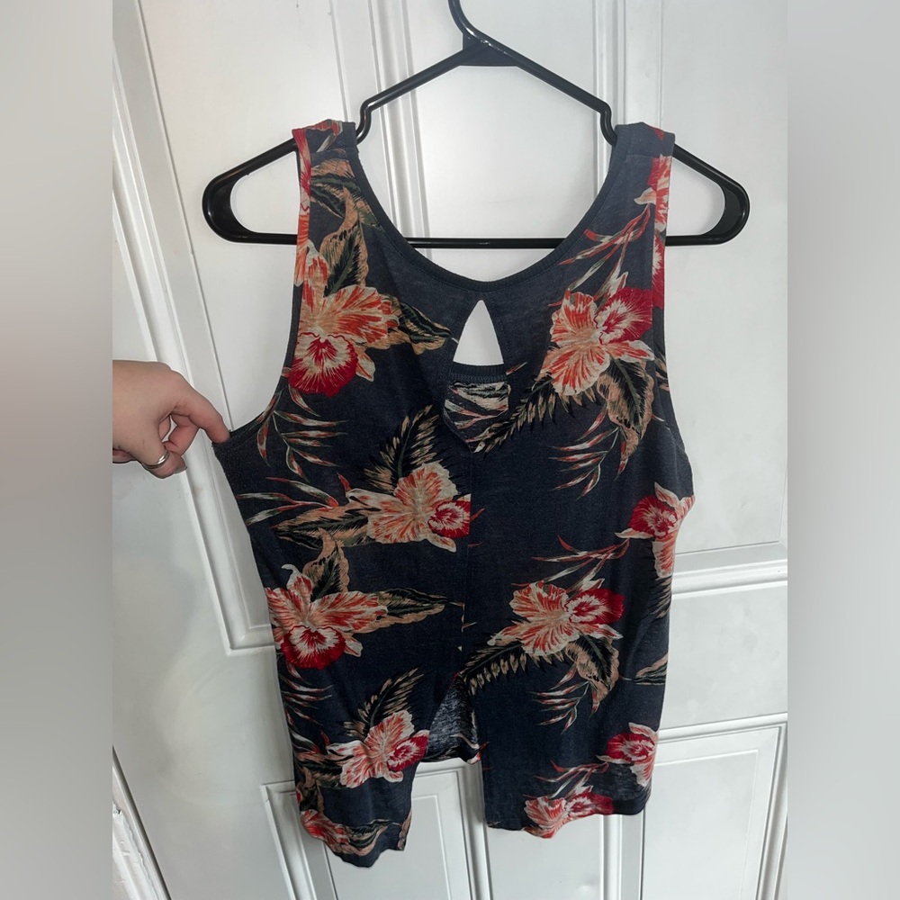 Roxy | Floral Tank - Picture 4 of 6